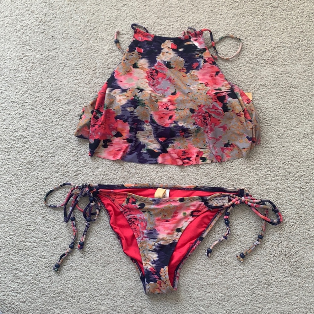Bond-eye Floral Bikini set